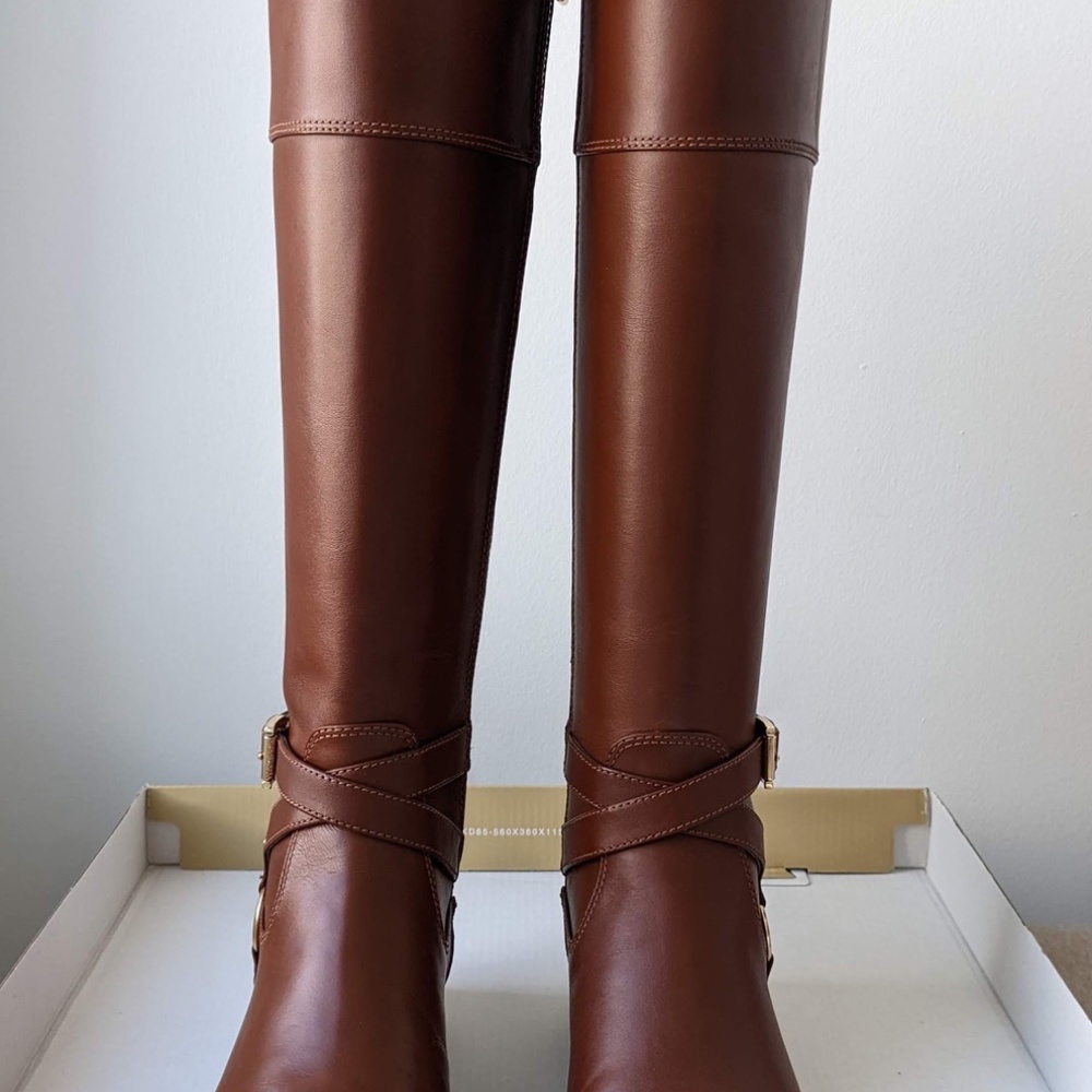 Michael Kors Preston Boots - Picture 2 of 6